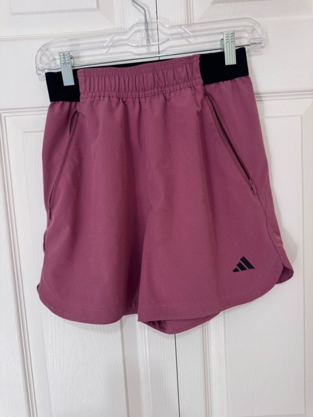 Boys Adidas Size XL Mauve Shorts